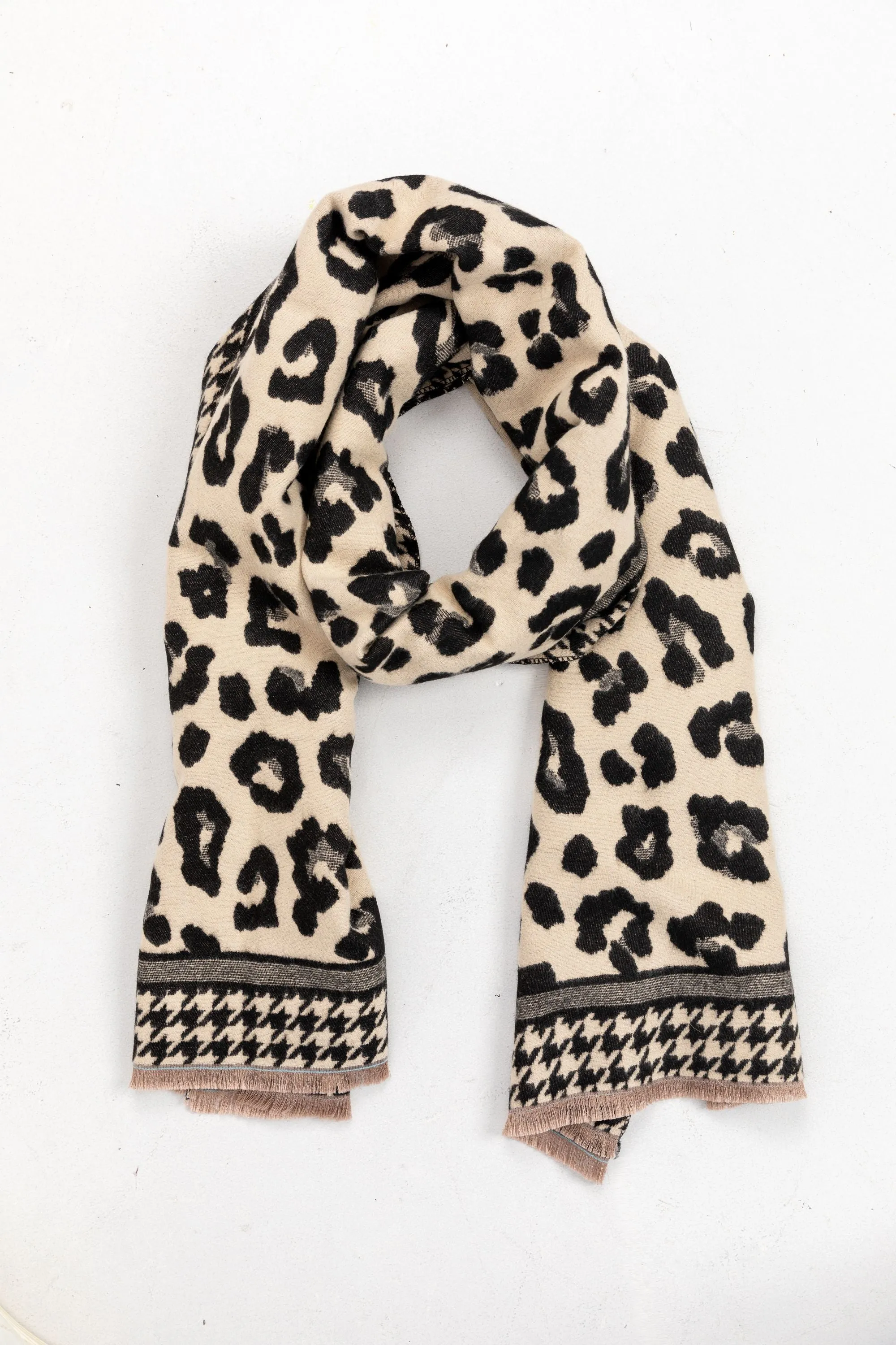 Durban Scarf (Black   White)