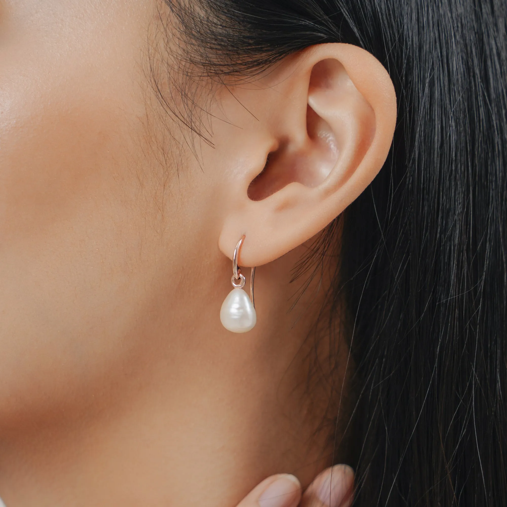 Greta Pearl Earrings