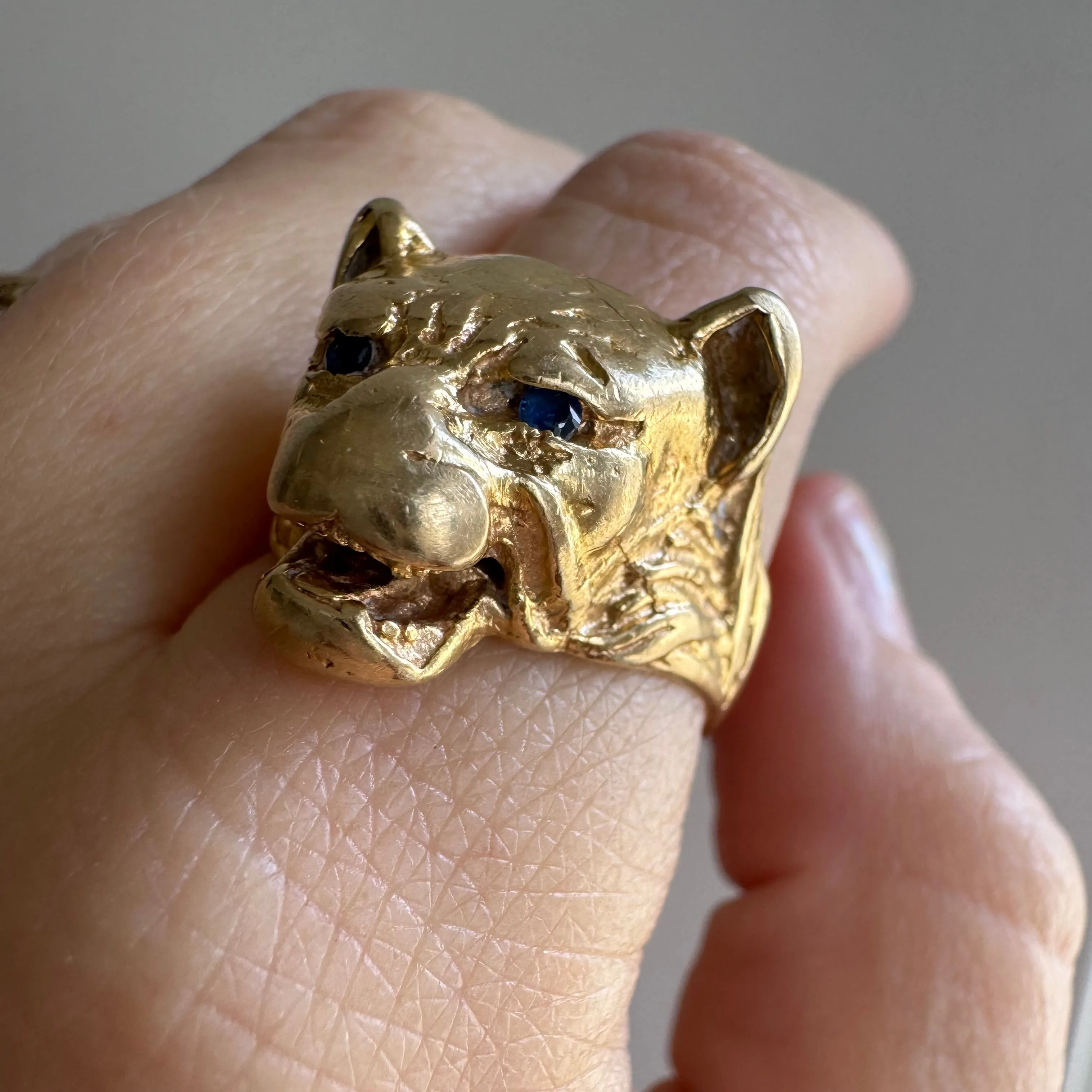 V I N T A G E // wild cat / 14k yellow gold and sapphire wild beast ring / size 8-8.25